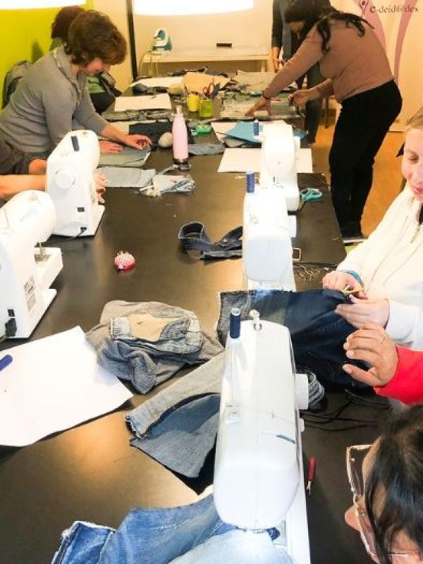 talleres de moda sostenible y upcycling de ropa